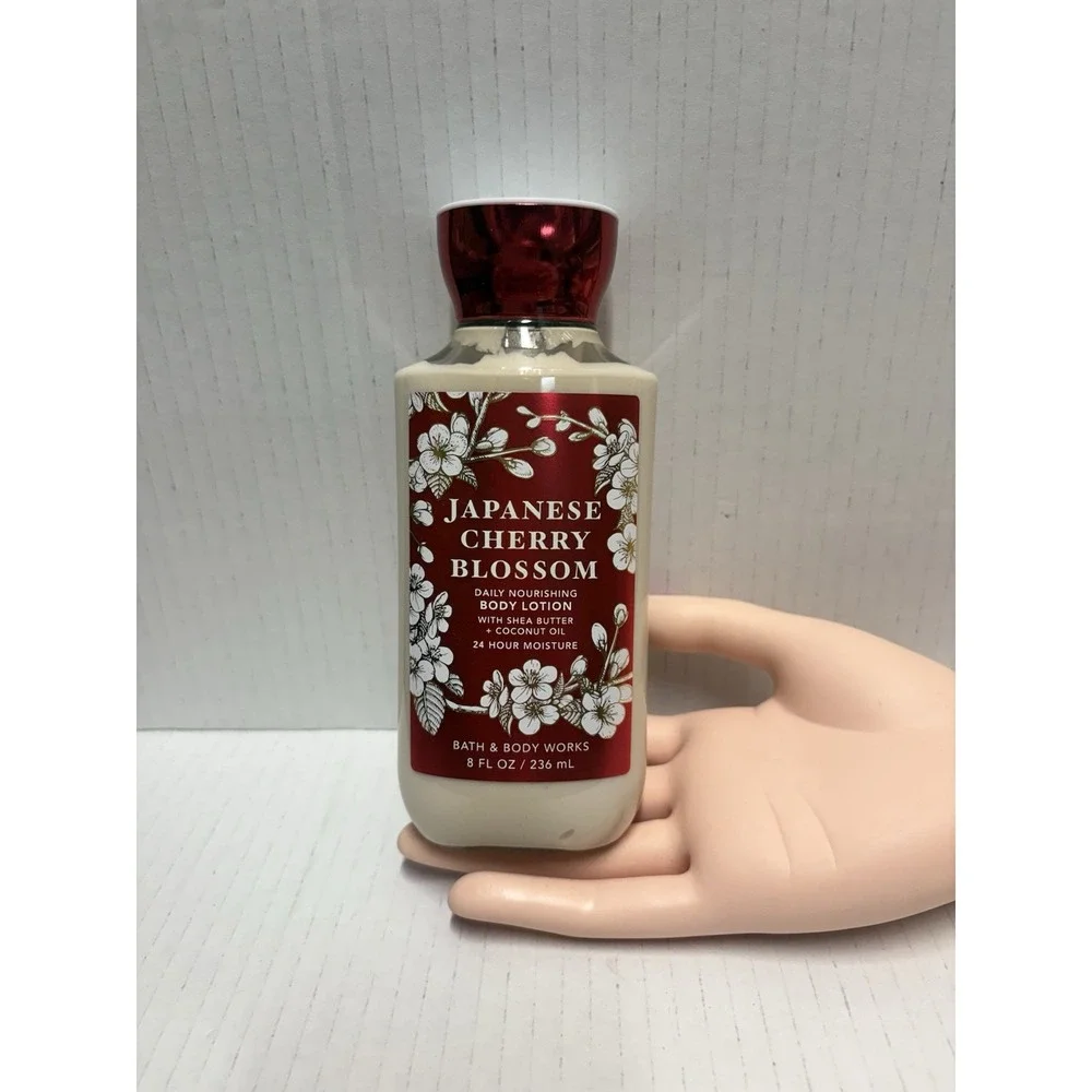 Bath & Body Works Japanese Cherry Blossom Daily Nourishing Body Lotion 8 oz. NEW